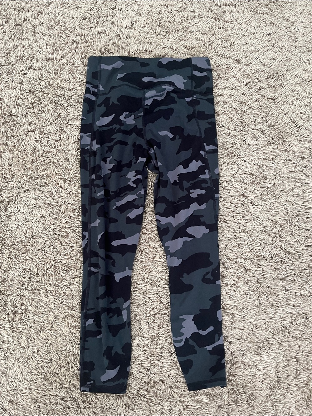 Under Armour Black & Gray Camo Performance Leggings - Picture 2 of 2